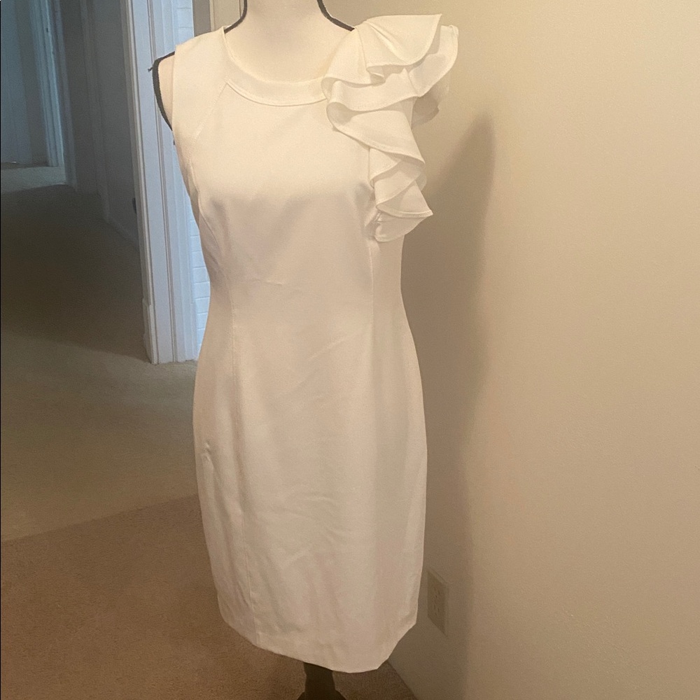 Calvin Klein Elegant White Ruffle Sleeve Dress